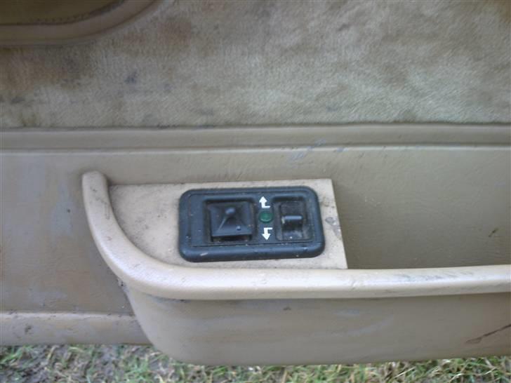 Opel rekord E2 skrotet - Elspejlejustering billede 10