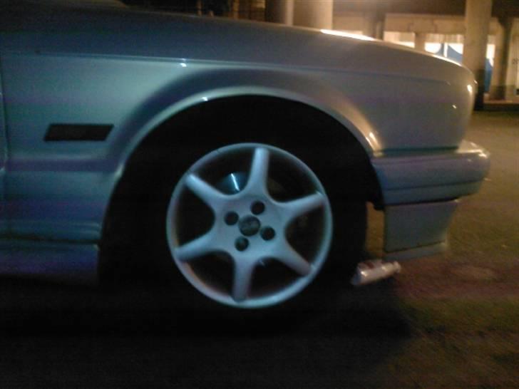 BMW 320i (S O L G T) billede 3