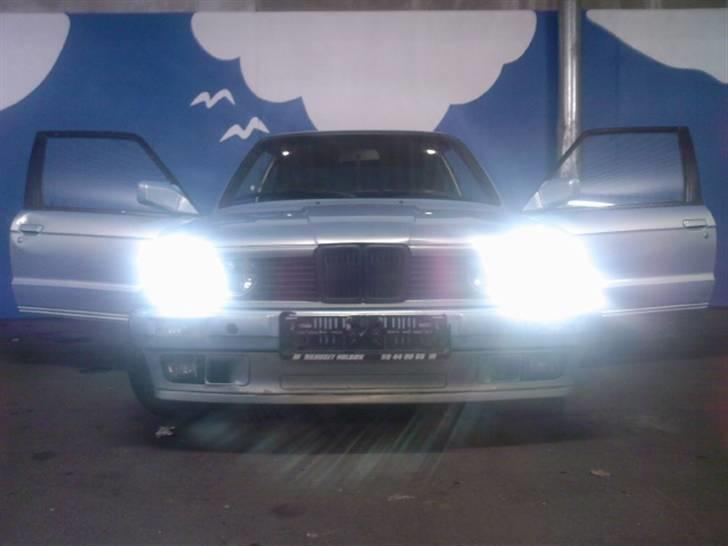 BMW 320i (S O L G T) - hmm, med eller uden xenon?? hmm med! billede 9
