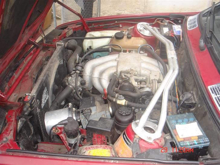 BMW 320i smadret billede 12