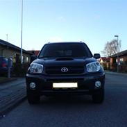 Toyota RAV4 D-4D 4X4 van wave