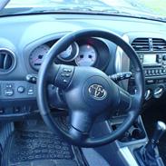 Toyota RAV4 D-4D 4X4 van wave