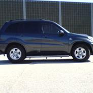 Toyota RAV4 D-4D 4X4 van wave