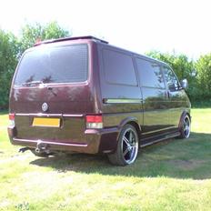 VW Transporter 2,5 TDI Solgt