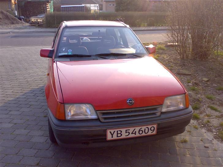 Opel Kadett e fun - nydeligt.. som den dog står.. jeg er lidt optimist billede 3