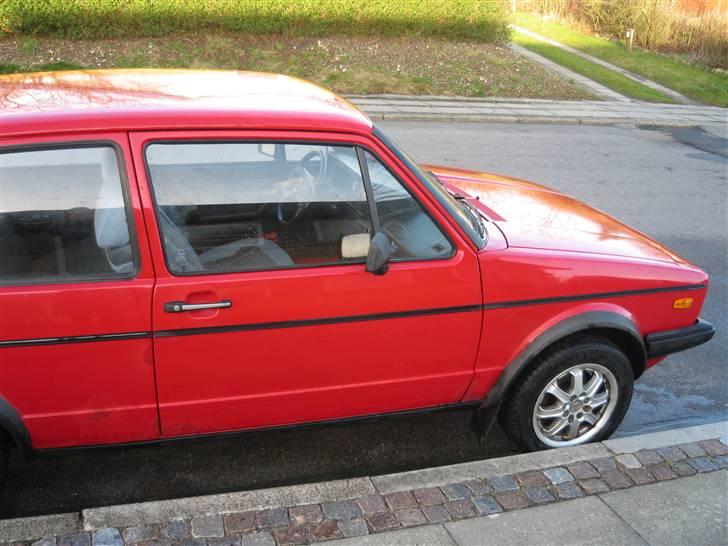 VW GOLF 1 (SOLGT) billede 2