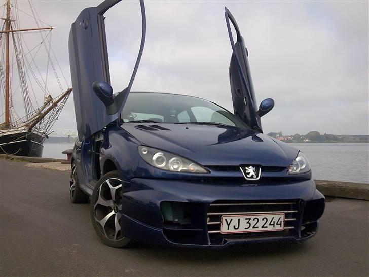 Peugeot 206s - Har fået lambo døre på.. Kæmpe tak til Blom og min svoger Johnny.. billede 1