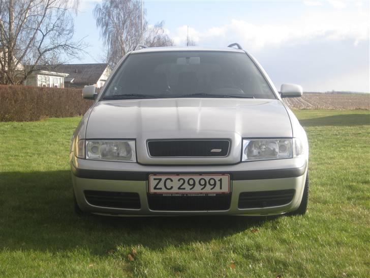 Skoda Octavia Ambiente (combi) billede 2