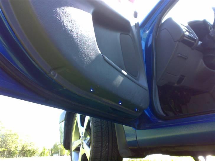 Toyota Avensis T22 PS2 SOLGT :( - 3 stk, diode under hver dør smat en i dør håndtaget! billede 9