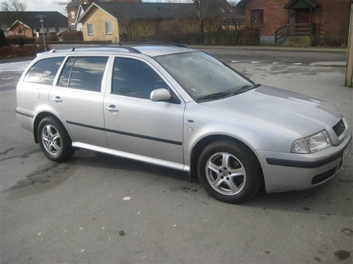 Skoda Octavia Ambiente (combi) billede 8