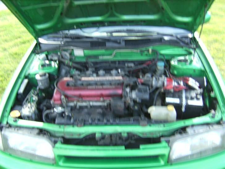 Nissan Primera GT "Kermit" SOLGT billede 8