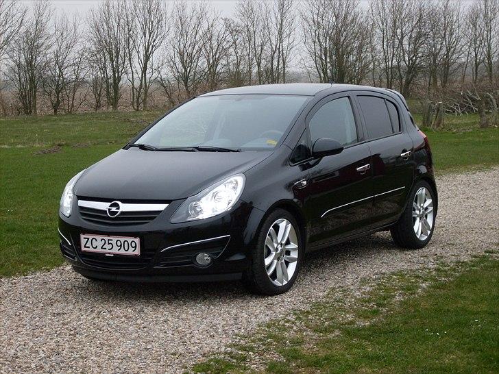 Opel Corsa D 1,4 Sport 5 Dr. billede 1