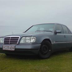 Mercedes Benz E-klasse W124 250D-SOLGT-
