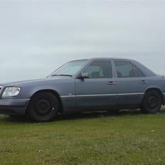 Mercedes Benz E-klasse W124 250D-SOLGT-