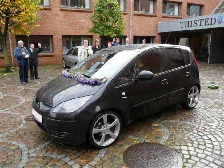 Mitsubishi Colt super - søster skulle bruge en brude karret... så skulle det selfølgellig være en ordentlig bil.... billede 1