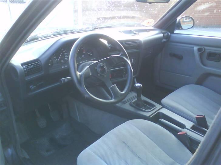 BMW 320i Touring E30 *SOLGT* - Den "nye" maskine.. :) billede 9