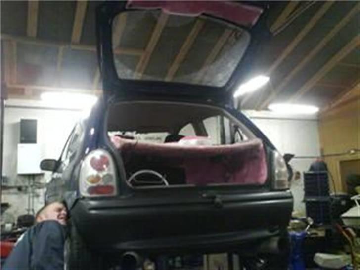 Opel corsa b (solgt) - så er der kommet standart bag kofanger på. :) billede 12