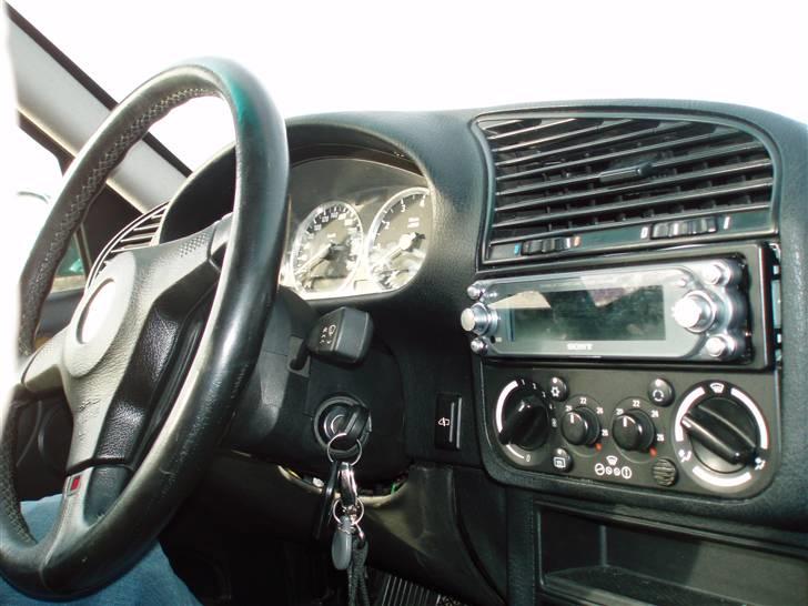 BMW 320i E36 SOLGT billede 8