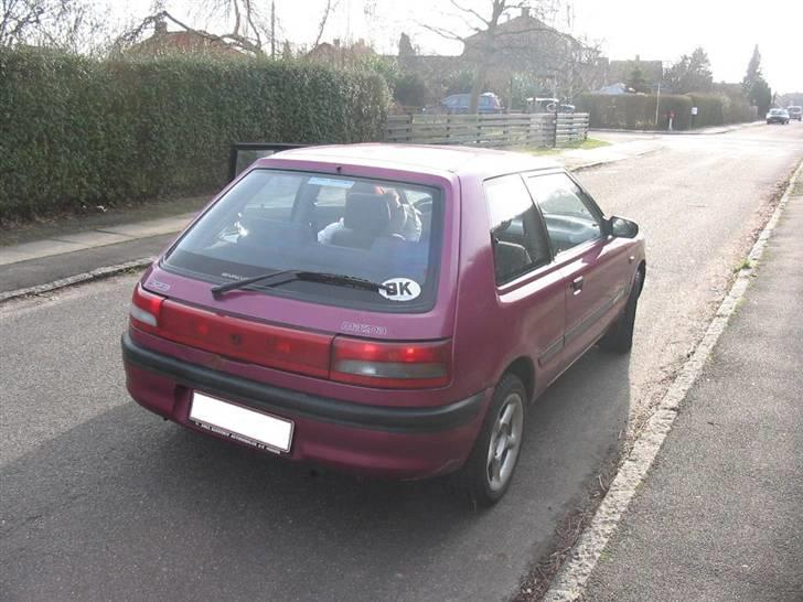 Mazda 323 Solgt! billede 2