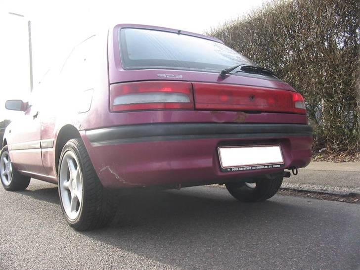 Mazda 323 Solgt! billede 4