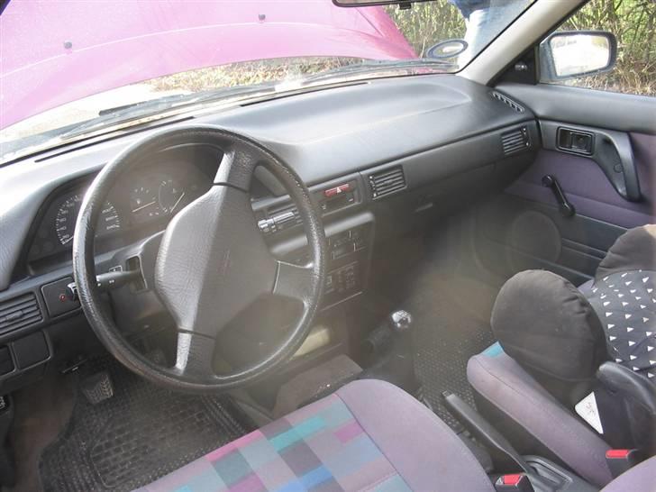 Mazda 323 Solgt! - uff .. se lige de der tern .. mmm .. billede 12