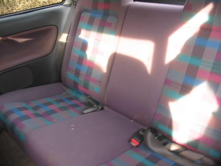 Mazda 323 Solgt! - uff .. se lige de der tern .. mmm .. billede 13