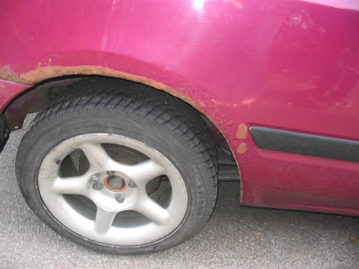 Mazda 323 Solgt! - Gangster fælge :P billede 16