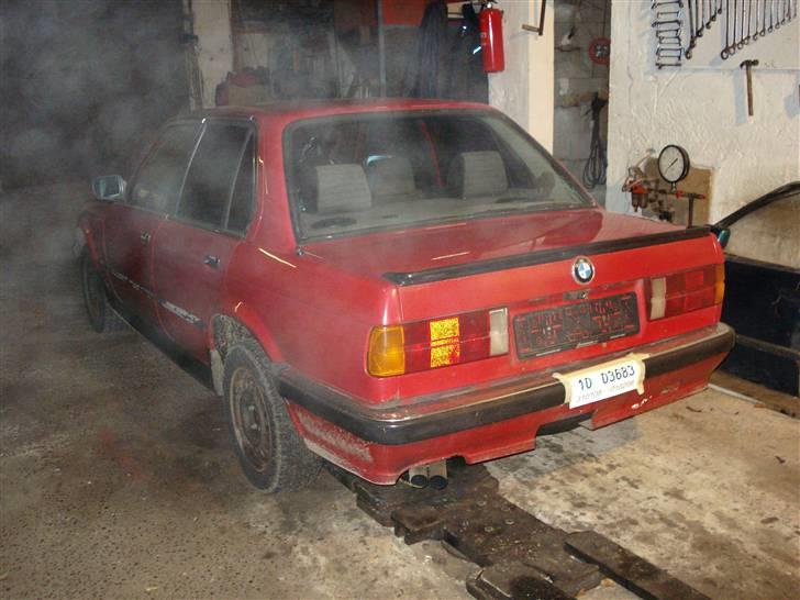 BMW E30 320i billede 4