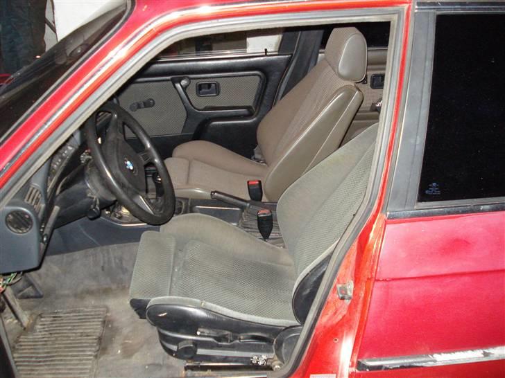 BMW E30 320i billede 5