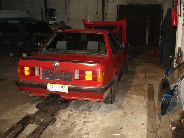 BMW E30 320i billede 10
