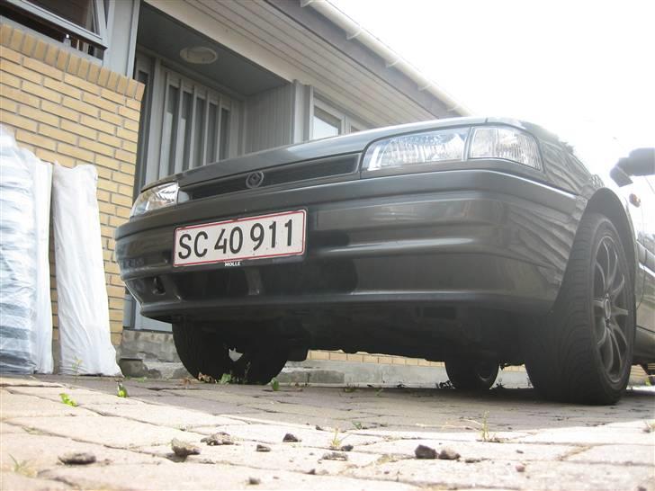 Mazda 323i BG *solgt* billede 1