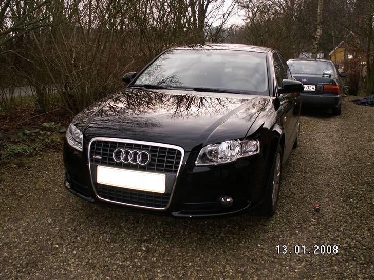 Audi A4 2,0 TDI S-Line billede 2