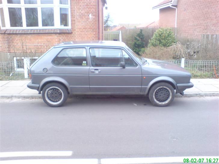 VW Golf 1 1.6 GTI *Solgt* billede 4