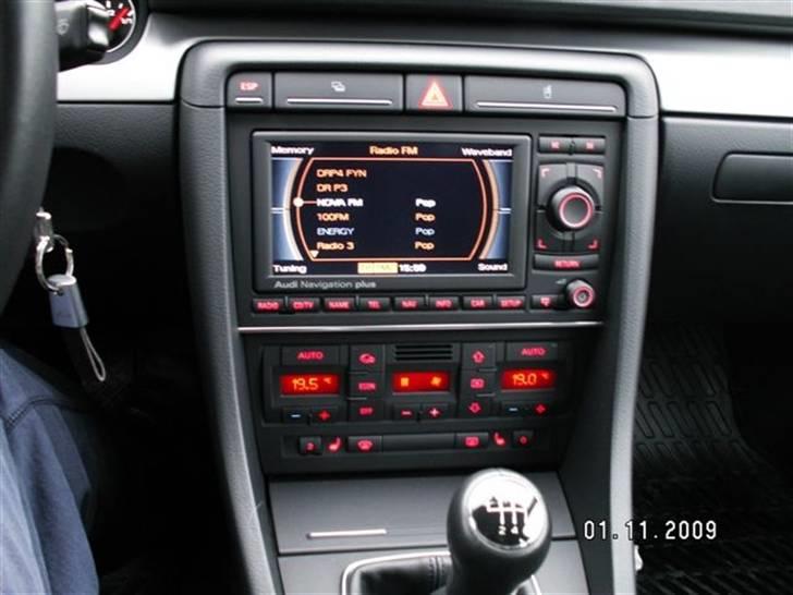 Audi A4 2,0 TDI S-Line - Så fik vi lige en ny, original radio/navigation i. billede 12