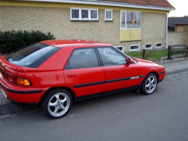 Mazda 323 F Sports-Line  billede 3