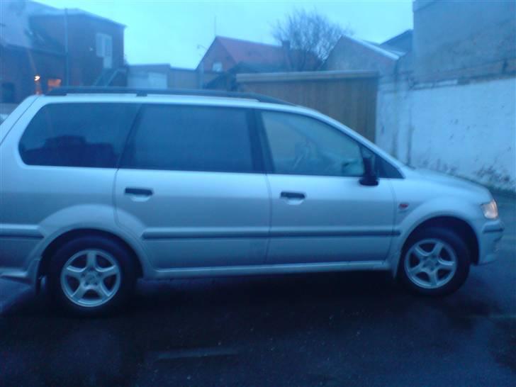Mitsubishi Space Wagon 2,4 (solgt) billede 4