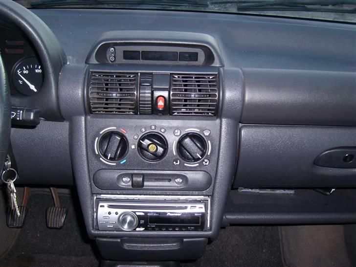 Opel Corsa B 1,4 billede 4