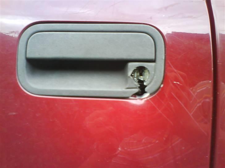 Opel Astra F *Solgt* - Nogen idioter der har smadret låsen... suk billede 10