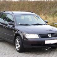 VW Passat st. car