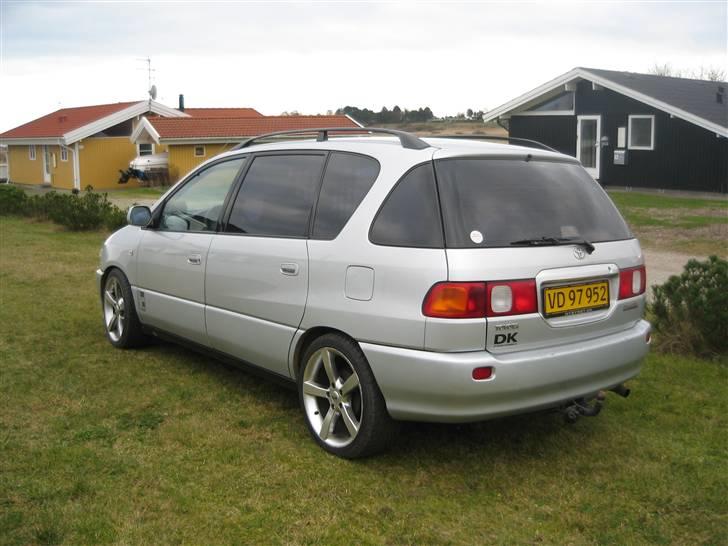 Toyota Sportsvan (SOLGT) billede 3