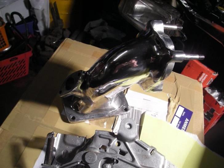 Toyota Corolla GT (Solgt) - Det næsten færdige resultat. Skal lige have med finere sandpapir og så poleres op igen. billede 13