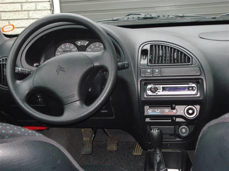 Citroën Saxo 1.4i *totalskadet* billede 3