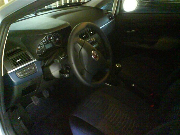 Fiat Grande Punto - Ikke det bedste billed, der skal nok komme et bedre ind!  billede 7
