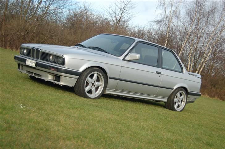 BMW 325i (Baneracer)(SOLGT) - E30´eren billede 2