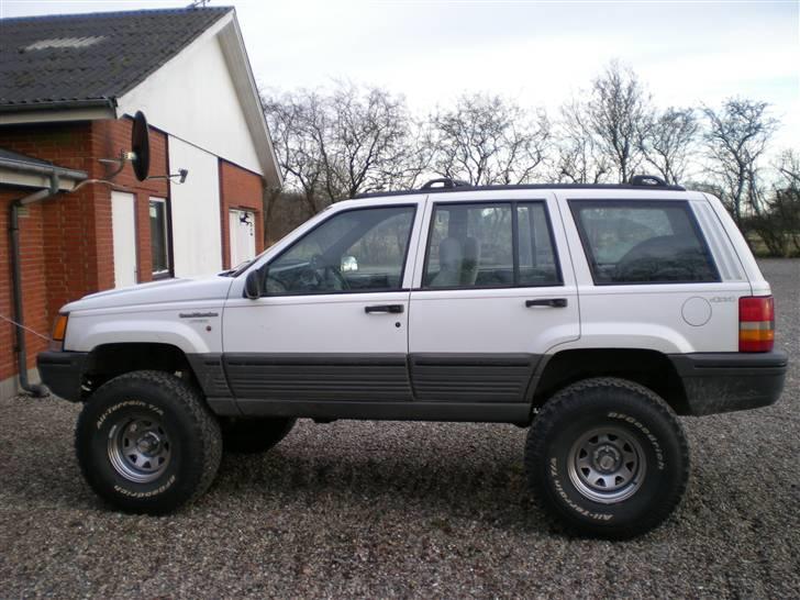 Jeep laredo solgt billede 4