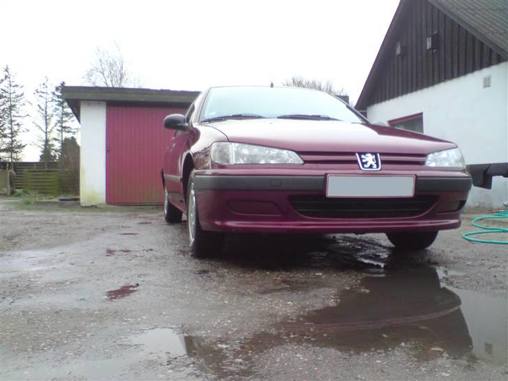 Peugeot 406 1.8i - Totalskadet billede 2
