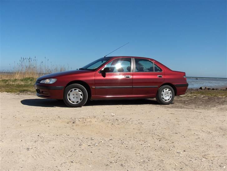 Peugeot 406 1.8i - Totalskadet billede 3