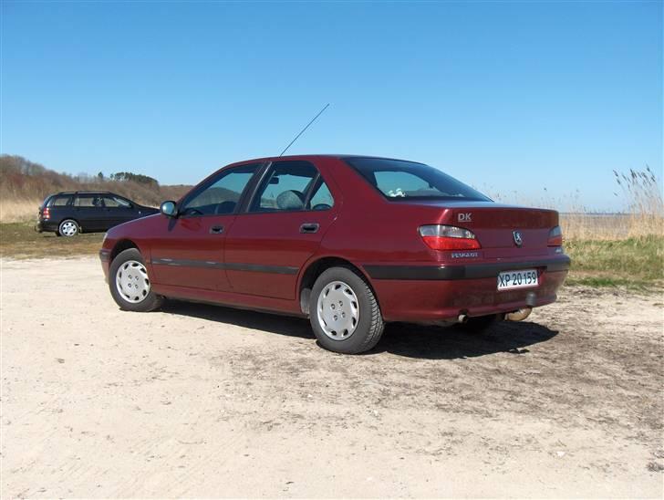 Peugeot 406 1.8i - Totalskadet billede 4