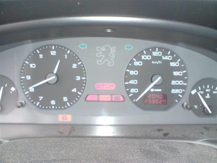 Peugeot 406 1.8i - Totalskadet billede 11