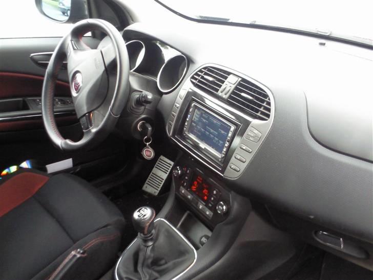 Fiat Bravo Turbo SOLGT - Så er der sat dvd i billede 4